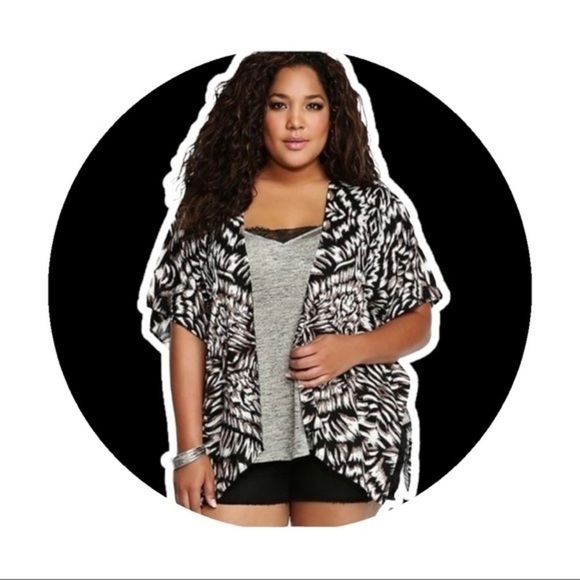 Torrid Abstract Zebra Kimono - Picture 2 of 4